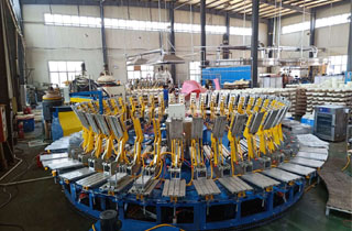 聚氨酯吸真空鞍座發(fā)泡機(jī)-山東